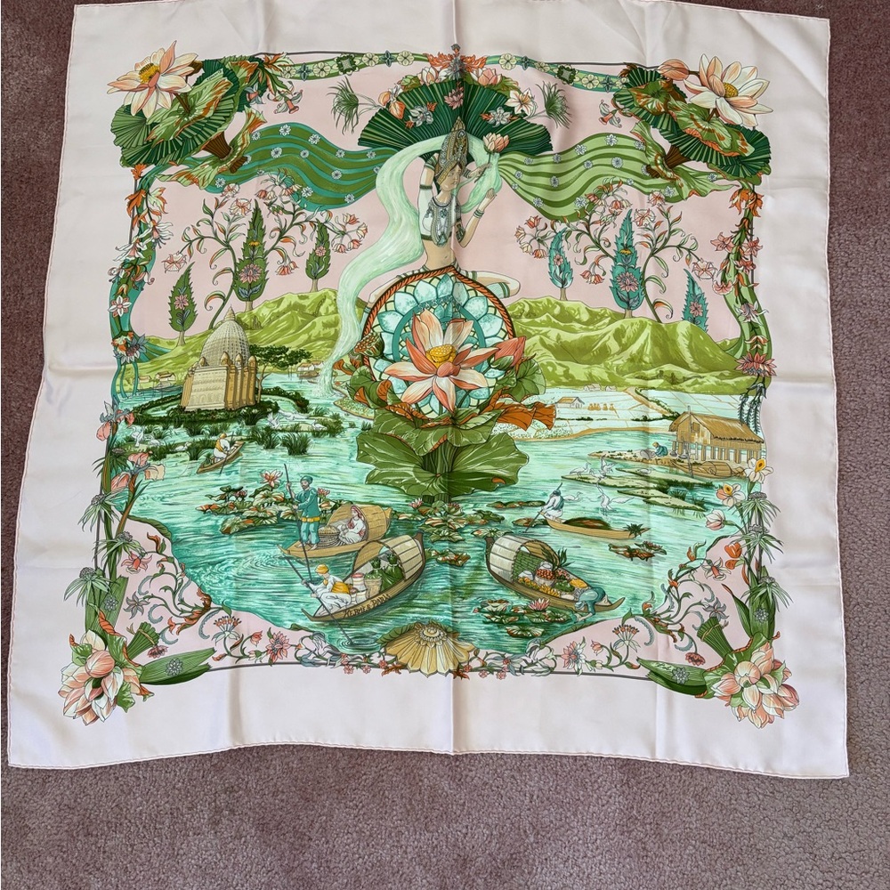 Rare Hermes
Sarasvati Silk Scarf - Picture 5 of 16